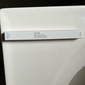 GLOSSIER SKYWASH IN ECHO - UNOPENED